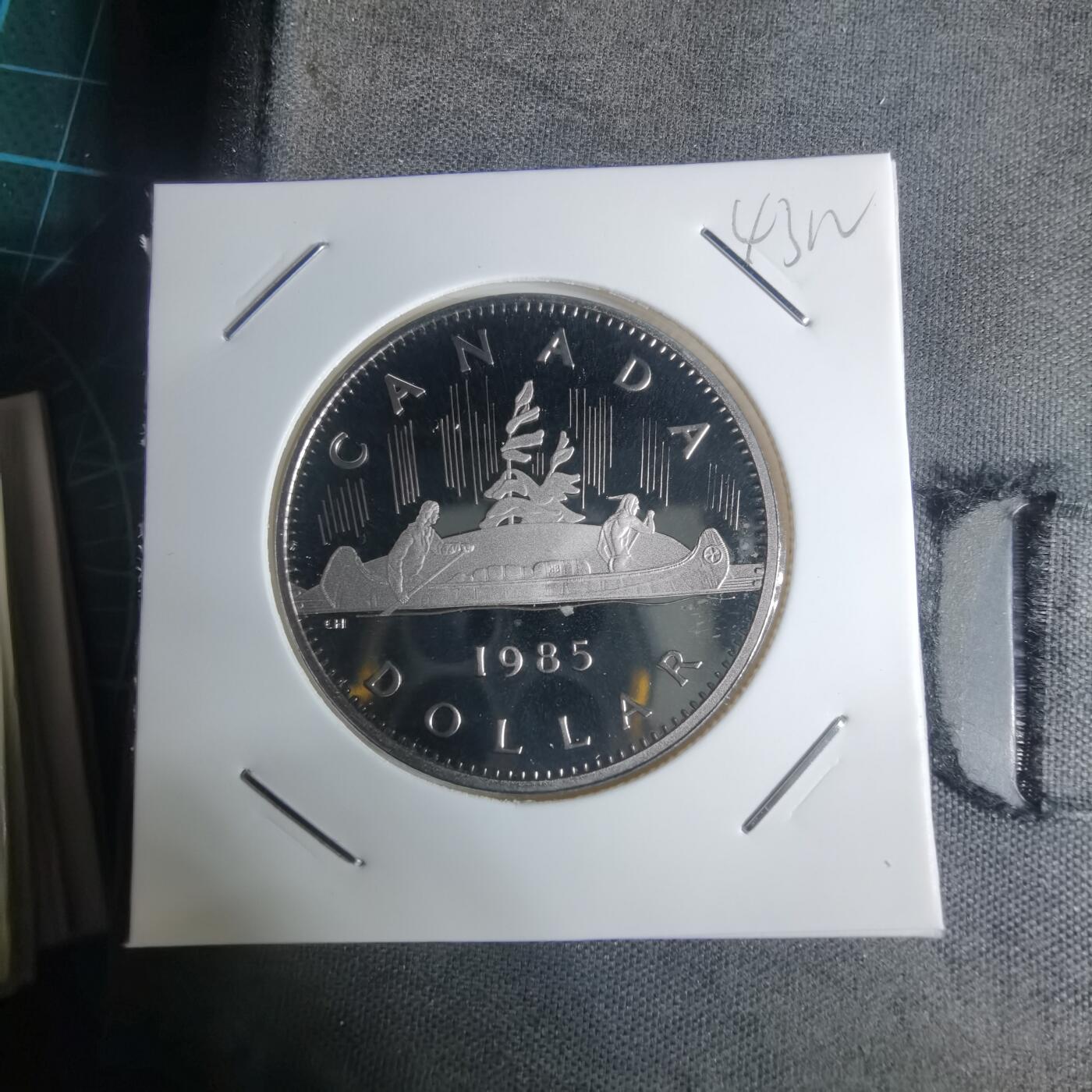 沼泽如烟--第943场 加拿大1985年一元精制币