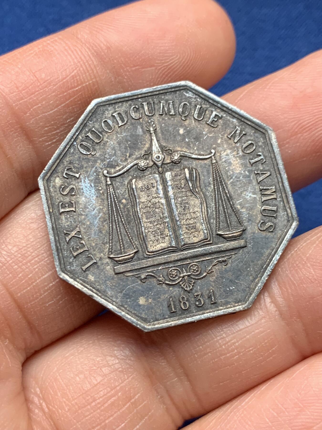 《竞宝斋》第451场 周日，周一，周二  3场连拍 （全场包邮，欢迎送拍） 法国八角银章，塞纳-马恩公证人，15.65g，33.4mm，丰饶角边铭