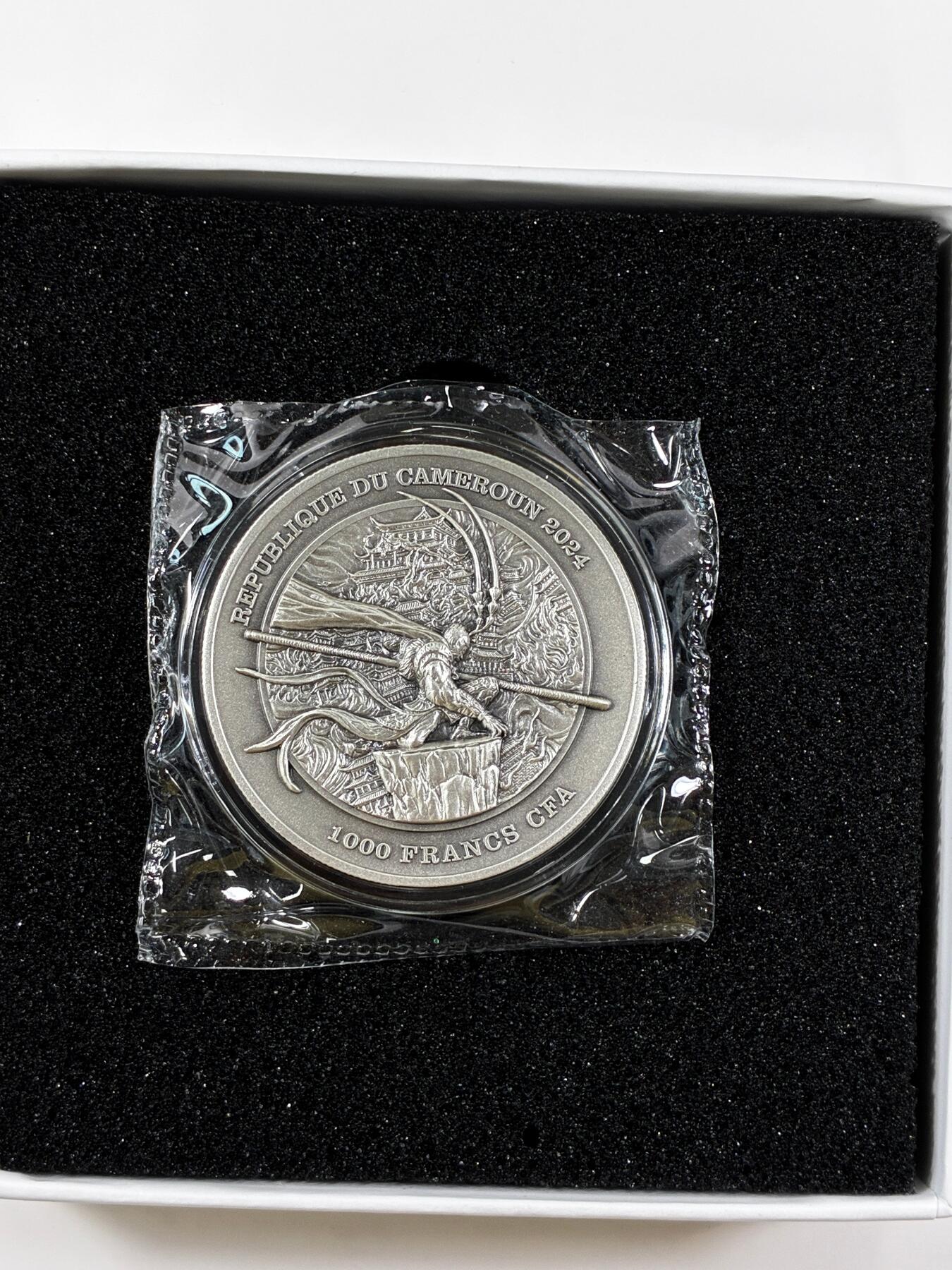 【雨安】【直播拍卖】【世界币章121期-裸币】2025-12-26 周五 19:30 保真 [现代装帧] Cameroun 喀麦隆 1000法郎 2024年 孙悟空齐天大圣 仿古精制银币 2盎司,999银