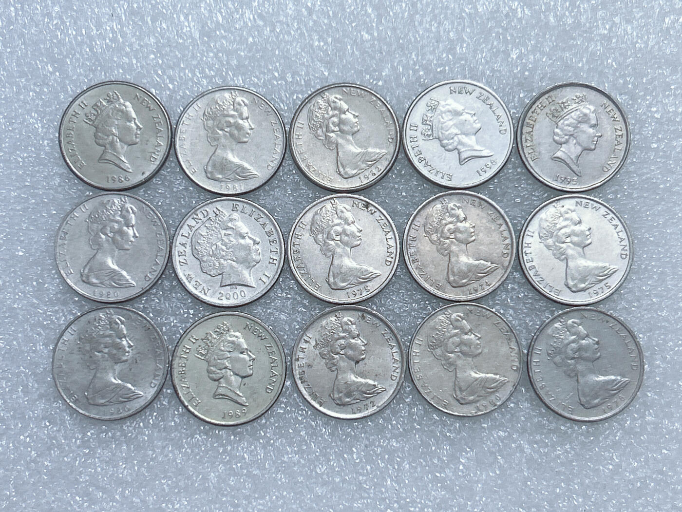 第一海外回流一元起拍收藏 散集专场  第281期 新西兰5分硬币 15枚