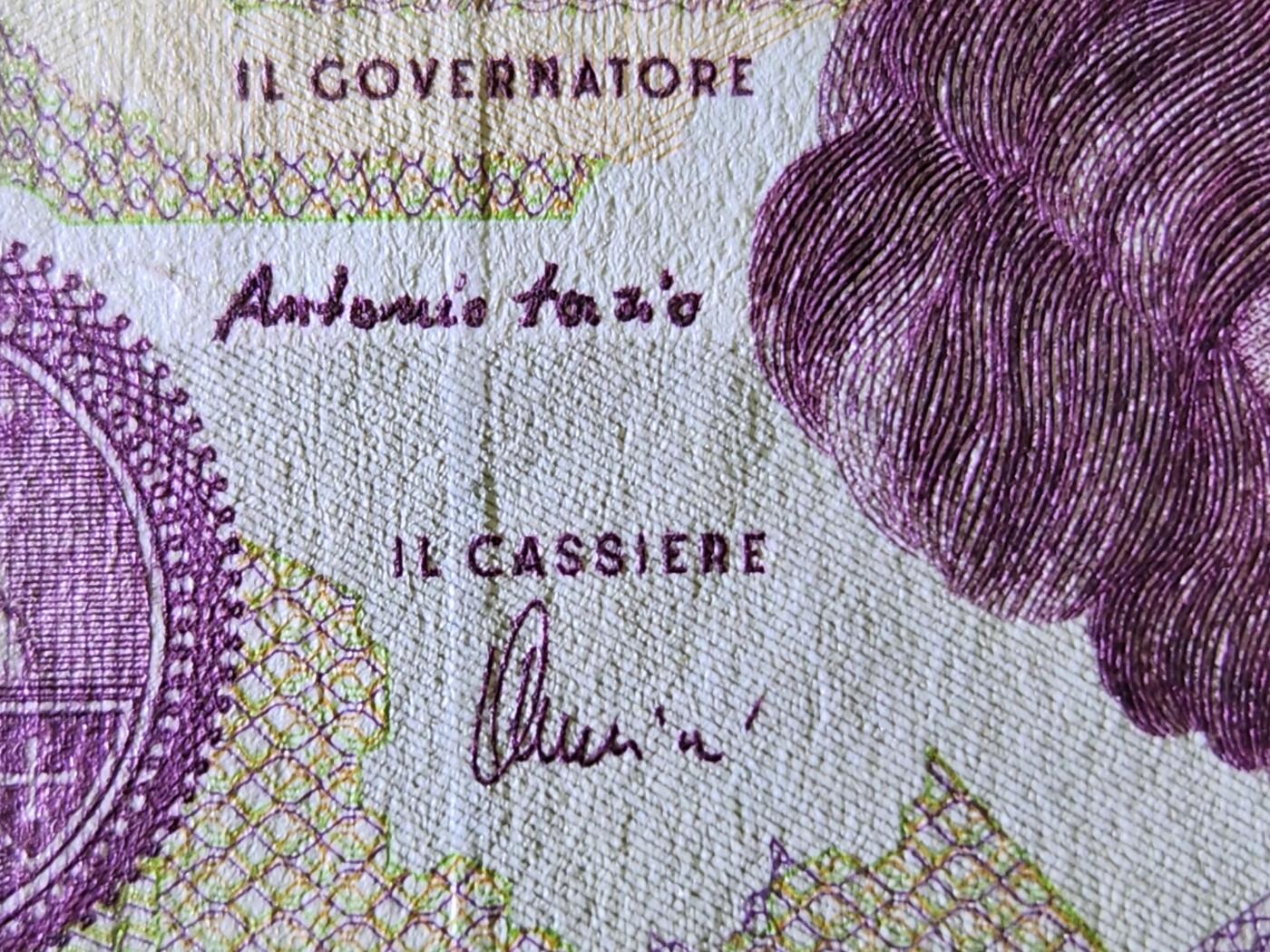 12月24号晚上8点 外国纸币自动截拍第76场 意大利1992年50000里拉纸币 米开朗其罗像 签名2 极美品近新