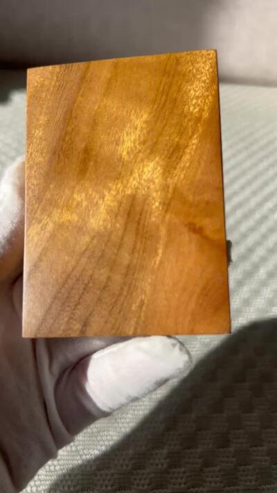 零元拍：B05金丝楠牌子，香喷喷的小金砖，金光闪闪，80/56.9/18MM