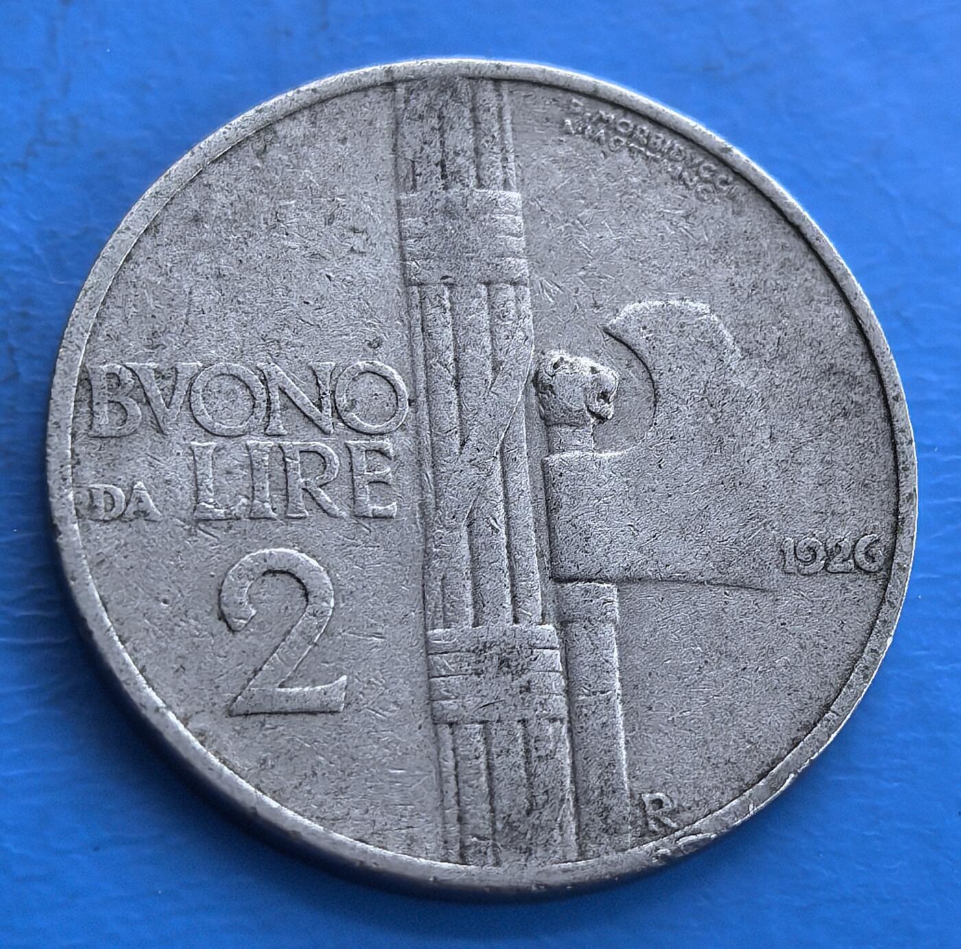 外国优质老铜币高银银币，周六九点倒数截拍，满百包邮，持续收拍 意大利 1926 年2 里拉，正面国王像，背面法西斯束棒，见证墨索里尼政权时期，是二战前欧洲政治货币的独特标本 。