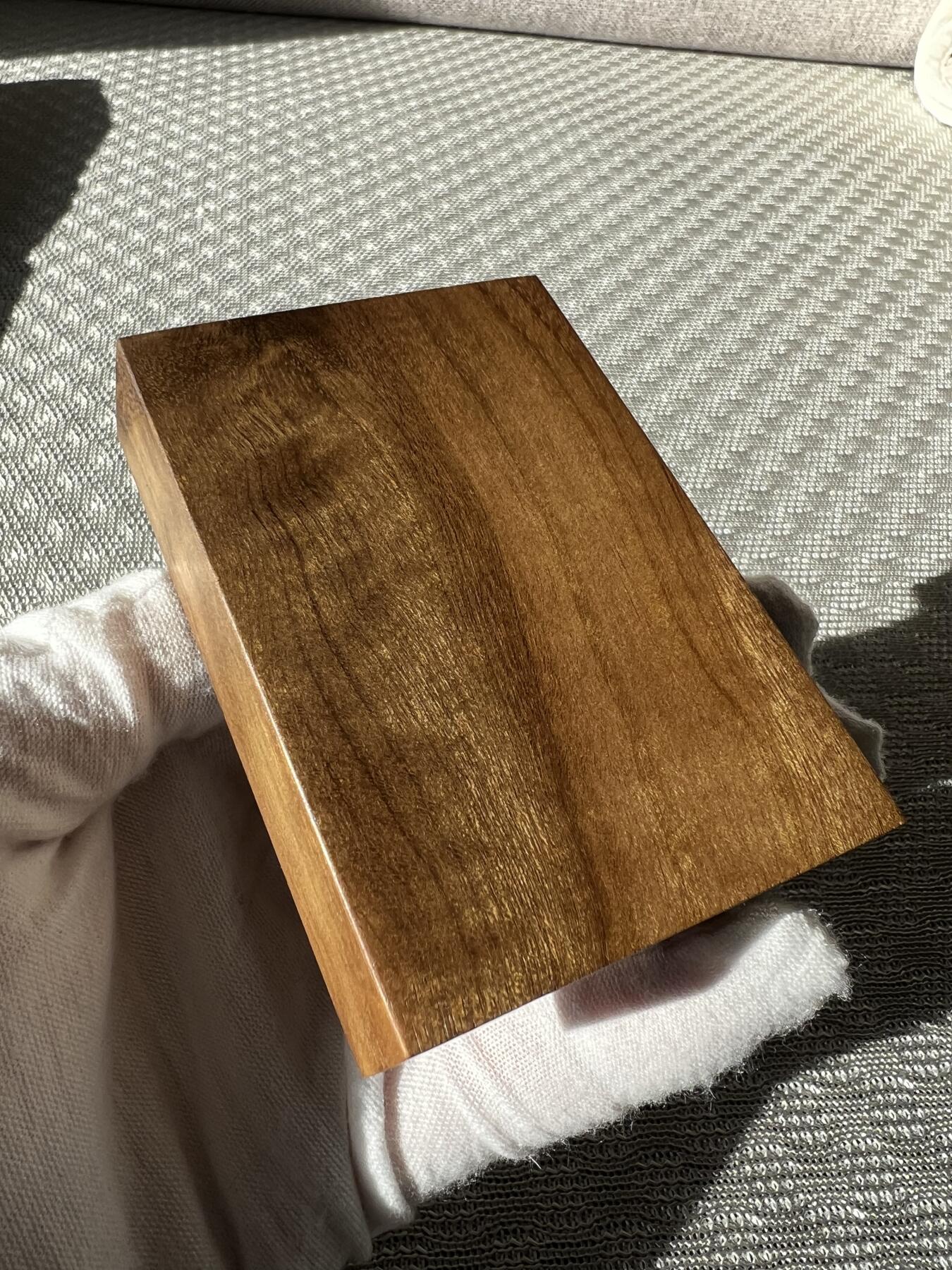 零元拍：B03金丝楠牌子，香喷喷的小金砖，金光闪闪，81/58/18MM