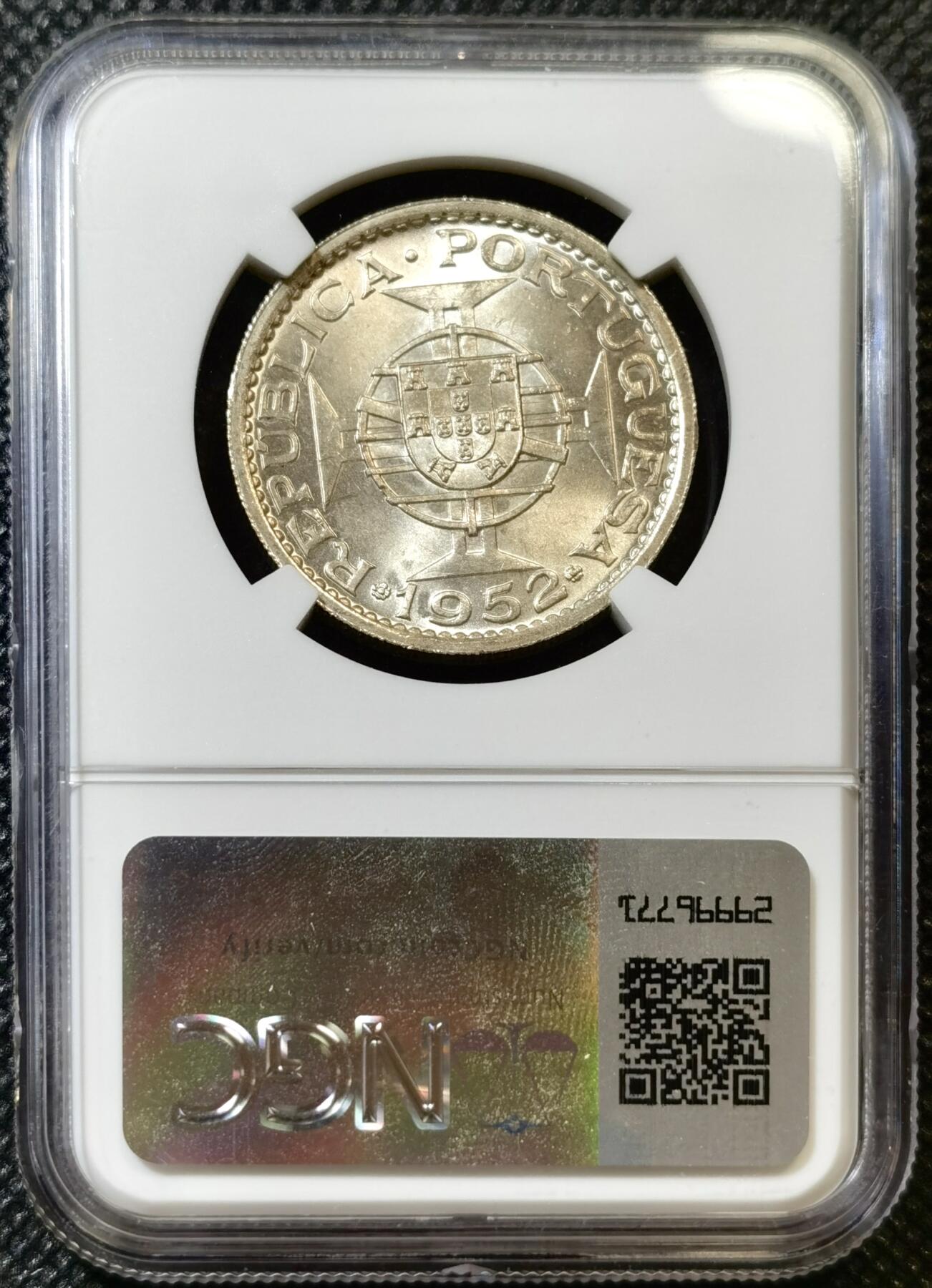 甄臻铺-世界币章拍卖（第45期）精品场拍品征集中，送拍享返佣金等优惠多多 NGC-MS66 澳门 1952年 厚5圆银币