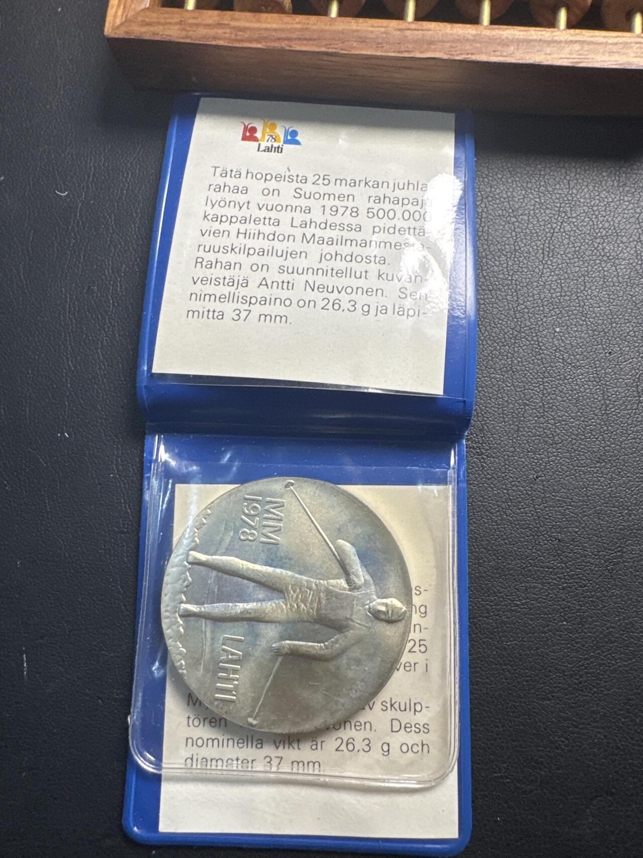 ❤️【币观天下】❤️ 第336期钱币拍卖- 2025.12.26周五晚上6点半场-长期征集拍品 稀少 芬兰早期原包装带证书1978年第十二届北欧滑雪锦标赛纪念银币26.3克