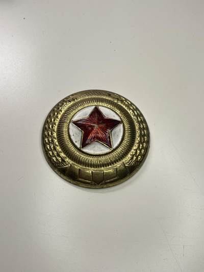 新时代收藏徽章红藏拍卖(第二十九场)  徽章纸品证书杂项 - 朝鲜超大徽章一个 和手一样大