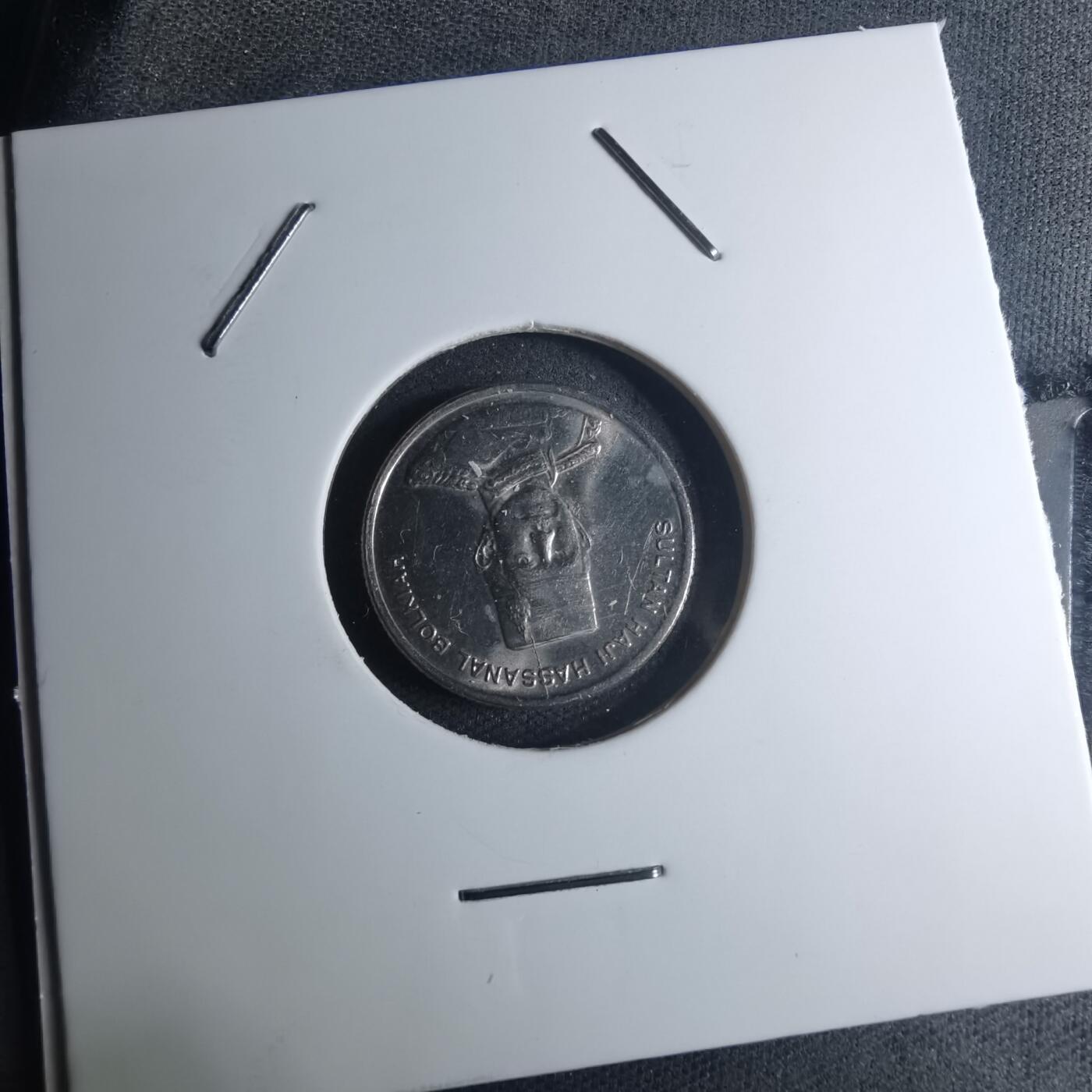 沼泽如烟--第945场 文莱2002年五分