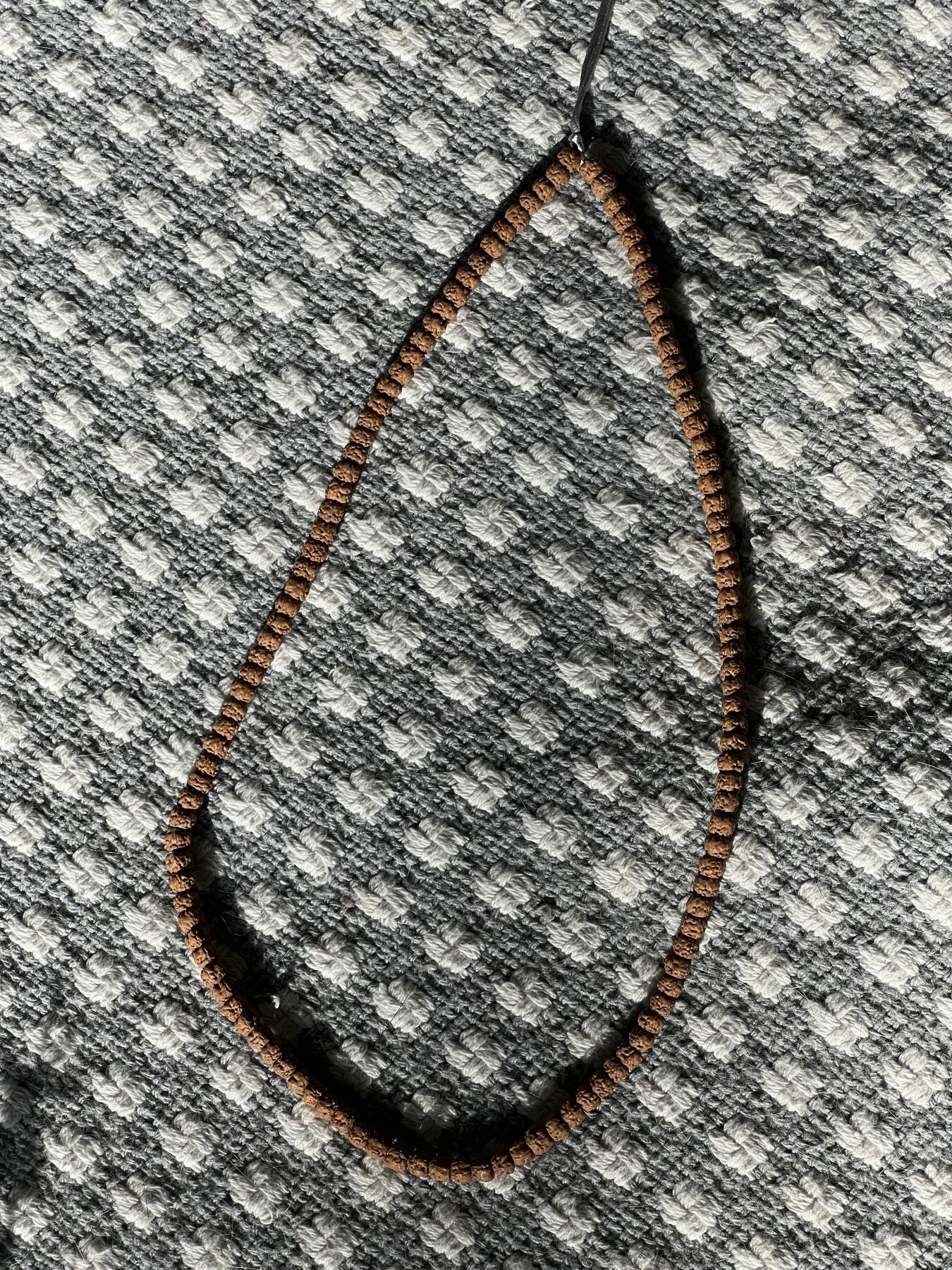 零元拍：龙切 五爪金龙小佛手长串6.5 MM左右，非常容易变红，坊间人称三日红，很容易有盘玩成就感。后图是自己佩戴不到三个月效果