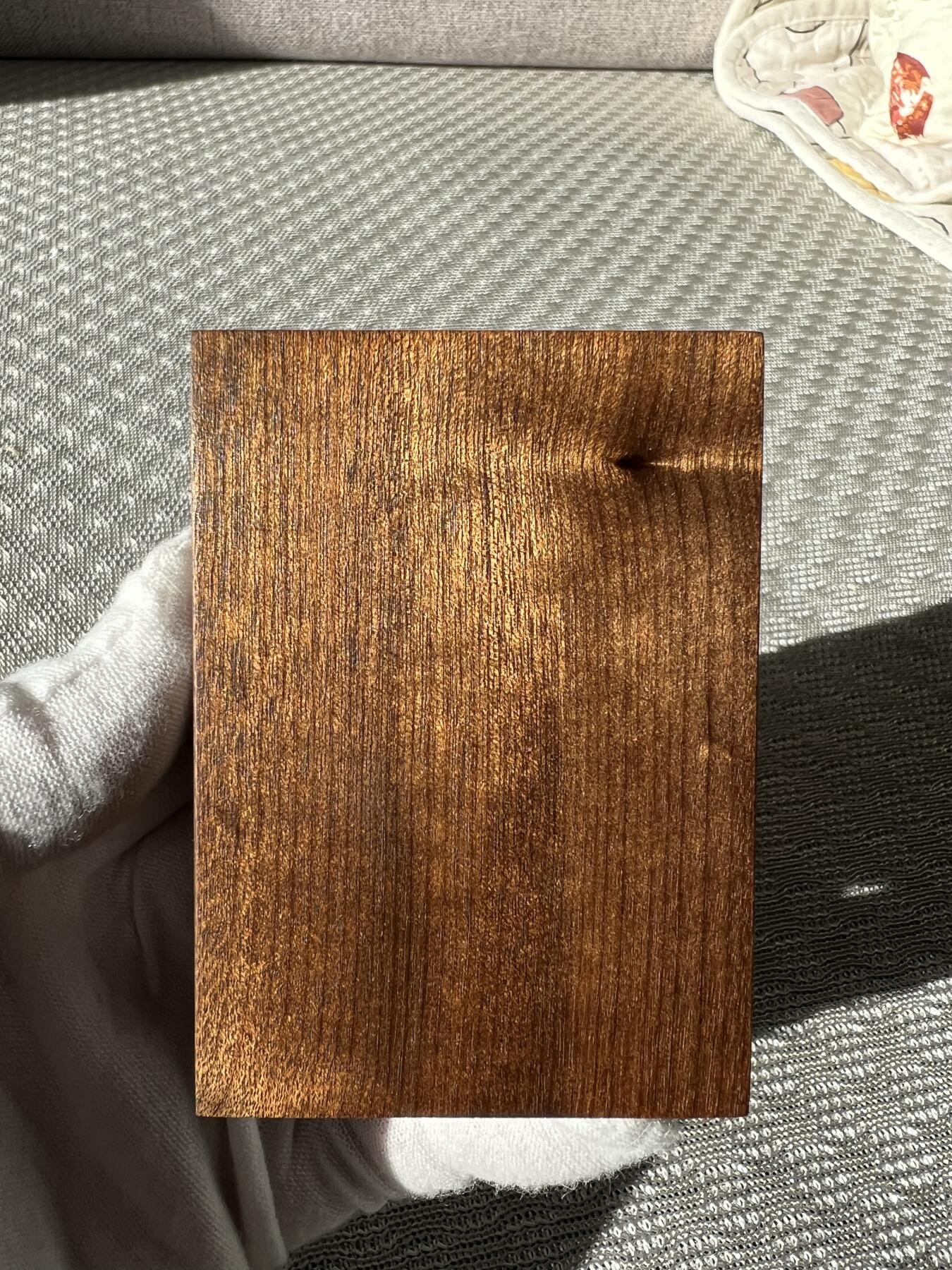 零元拍：B04金丝楠牌子，香喷喷的小金砖，金光闪闪，80/57/20MM