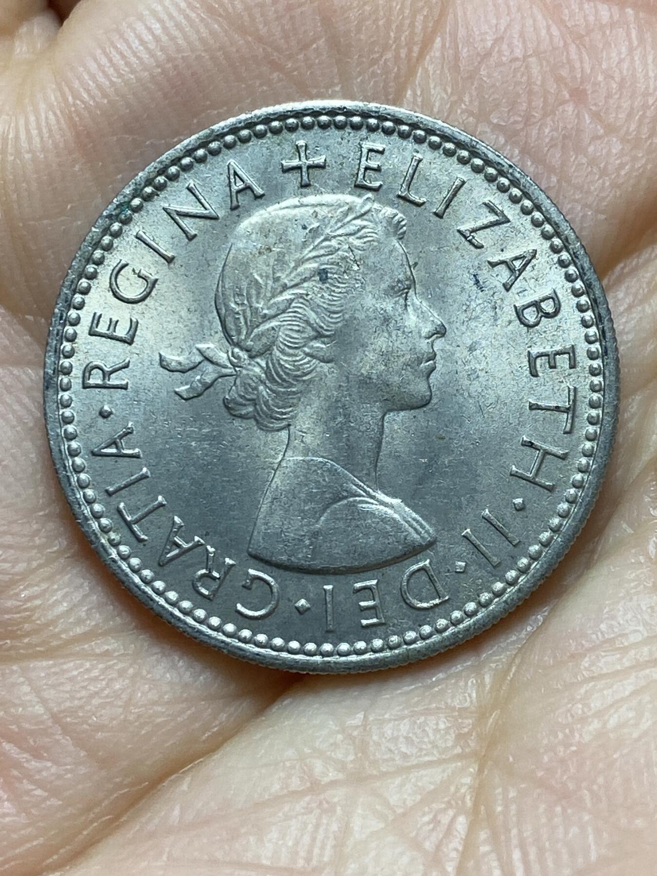 2025年第一百四十场(总第一百六十六场）外国好品散币场(免佣金) 英国🇬🇧1963年1先令(伊丽莎白二世青年桂冠第二版，英格兰盾徽版)