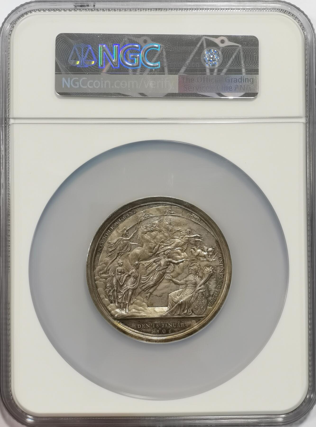 博洋堂世界钱币拍卖第154期（全场包邮） NGC MS63 冠军分！1801年普鲁士建国100周年纪念大银章，56mm规格，正反面超高浮雕模板！背面阿波罗驾马车及女神祝福经典构图。该银章难度在于背面女神们的开脸模板度。同分状态下该枚都是精度最高的一枚！相当于early release！
