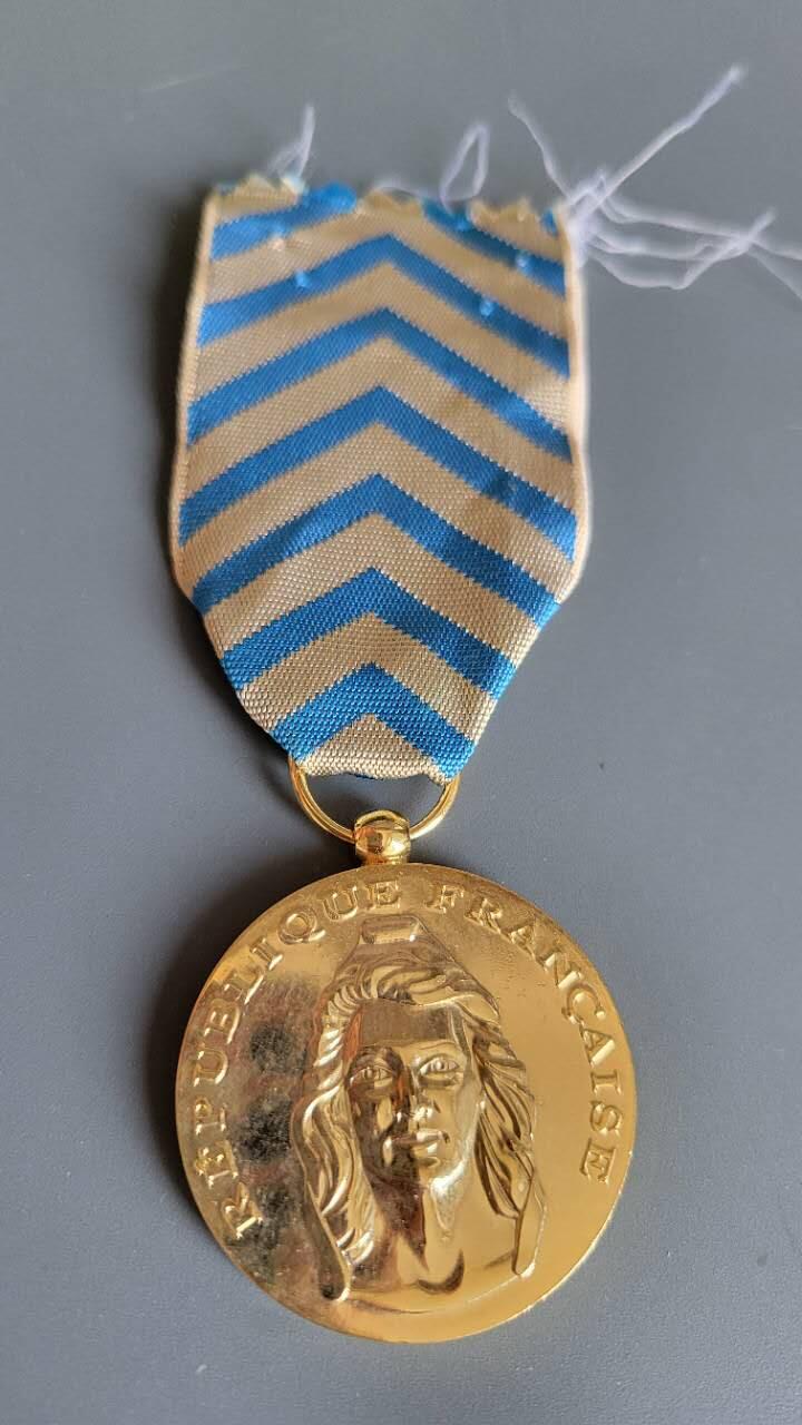 嘉宝良覃世界勋赏第20期拍卖 法国感恩奖章