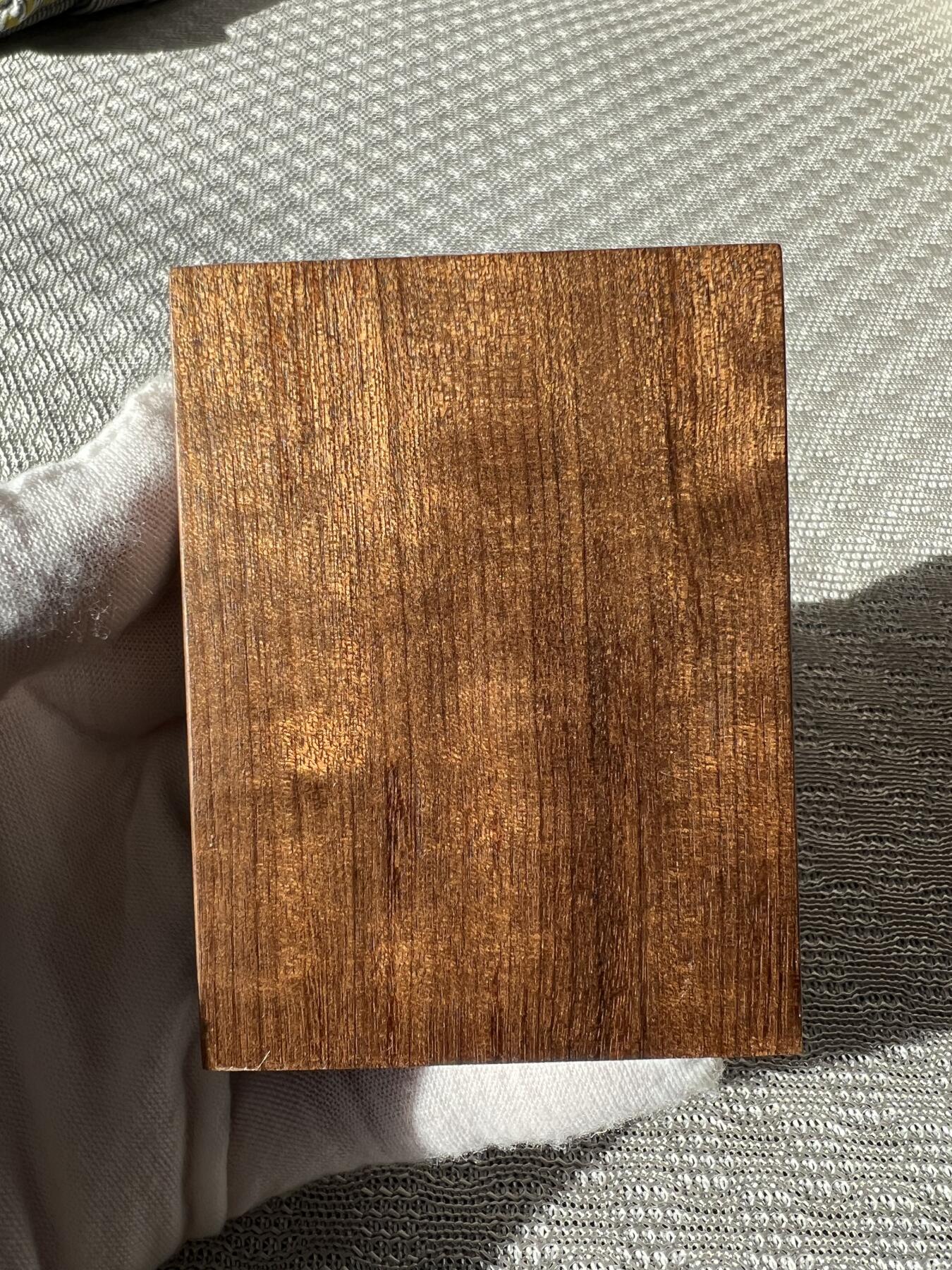 零元拍：B01金丝楠牌子，香喷喷的小金砖，金光闪闪，79/59/20MM