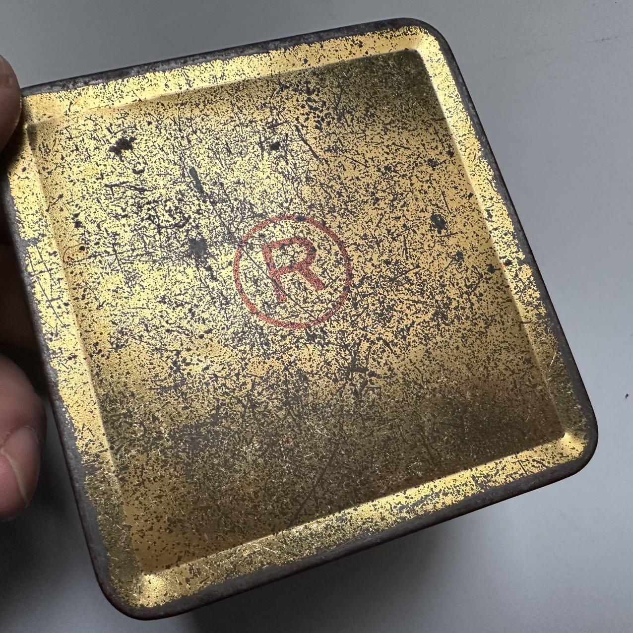 🌹外币初藏🌹🐯2025年第145场  每周二四六晚8️⃣点 接代拍 老式贵烟铁盒