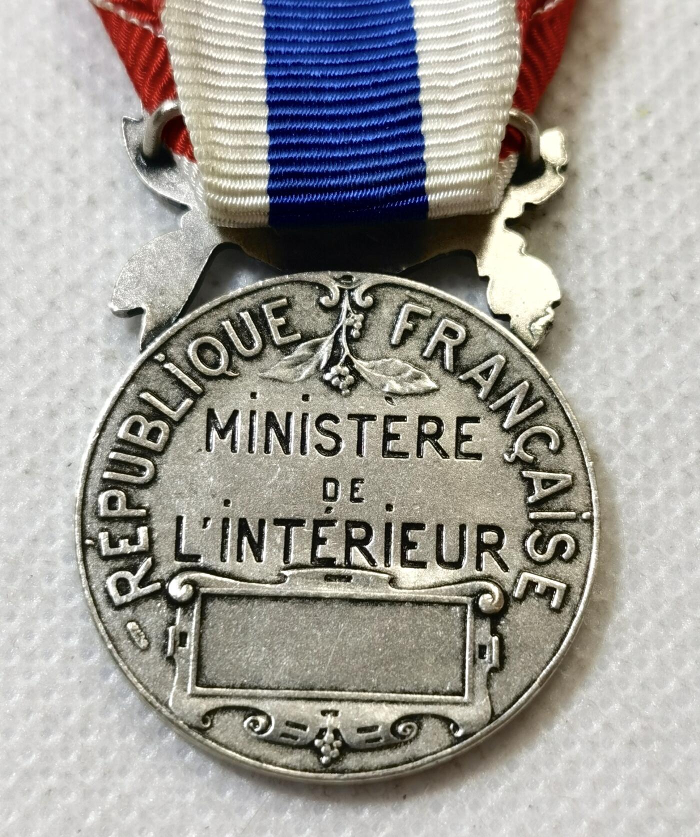 甄臻铺-世界币章拍卖（第45期）精品场拍品征集中，送拍享返佣金等优惠多多