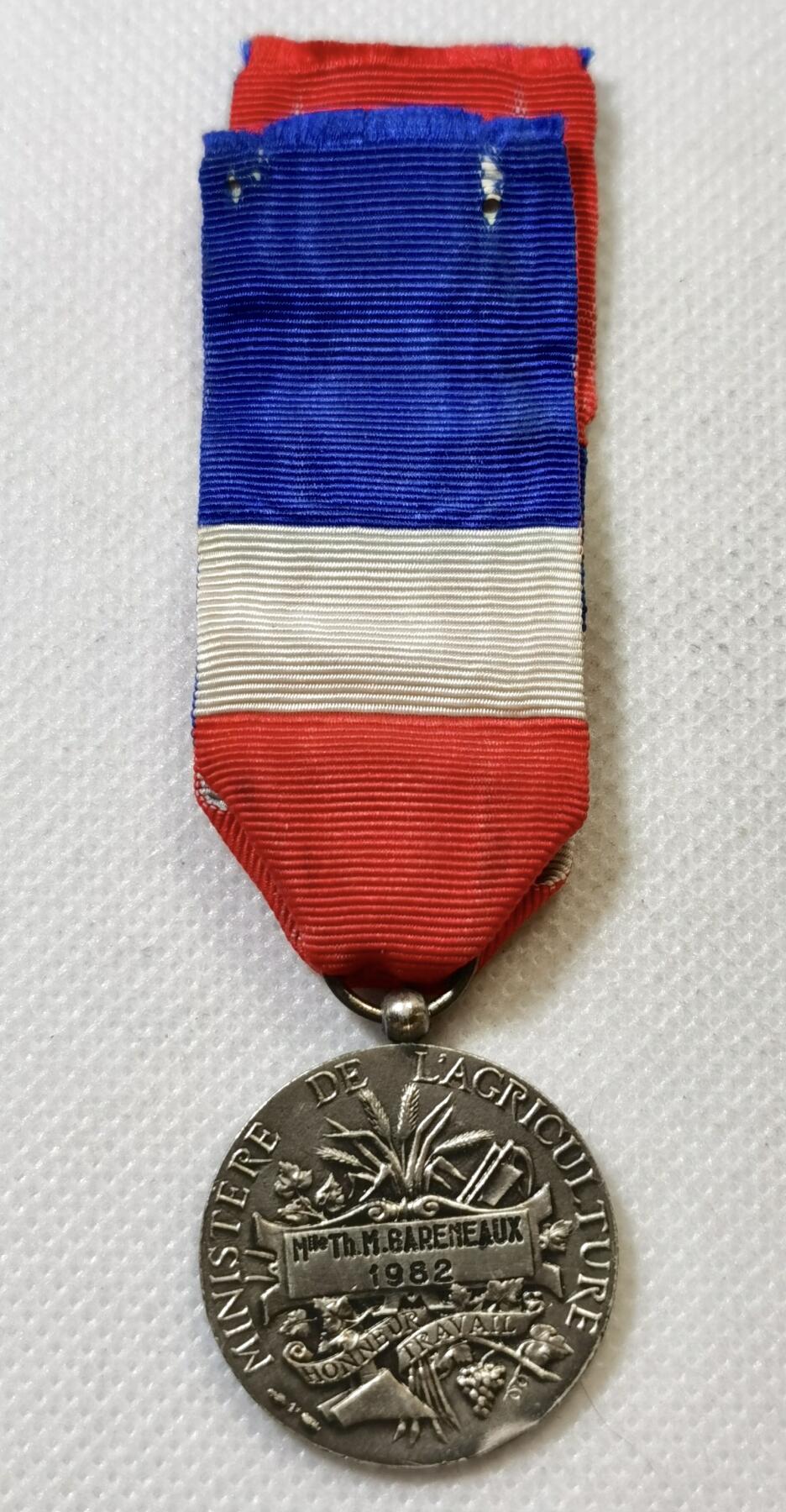 甄臻铺-世界币章拍卖（第45期）精品场拍品征集中，送拍享返佣金等优惠多多 法国银级劳工荣誉奖章 少见农业部版女神像 11.5克 925银 1982年实发