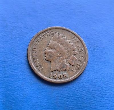 外国优质老铜币高银银币，周六九点倒数截拍，满百包邮，持续收拍 - 美国印第安人头像1908 年一美分。正面印第安头饰凝萃殖民时代文化符号，背面橡叶花环延续经典设计；青铜材质经百年包浆，尽显岁月厚重。发行于西进运动尾声，见证美国社会扩张与文化碰撞。