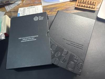 ❤️【币观天下】❤️ 第336期钱币拍卖- 2025.12.26周五晚上6点半场-长期征集拍品 - 英国2013年 年度精制套币 盒证全