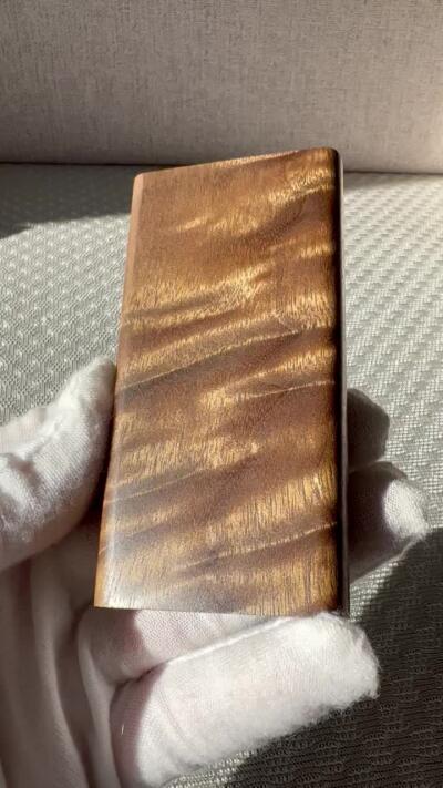 零元拍：NO.6金丝楠牌子，香喷喷的小金砖，金光闪闪，88/45/11.5MM