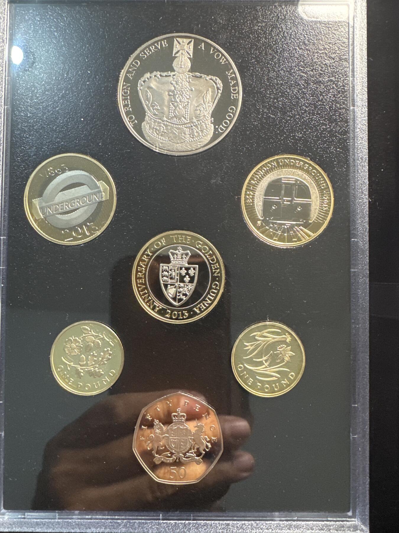 ❤️【币观天下】❤️ 第336期钱币拍卖- 2025.12.26周五晚上6点半场-长期征集拍品 英国2013年 年度精制套币 盒证全