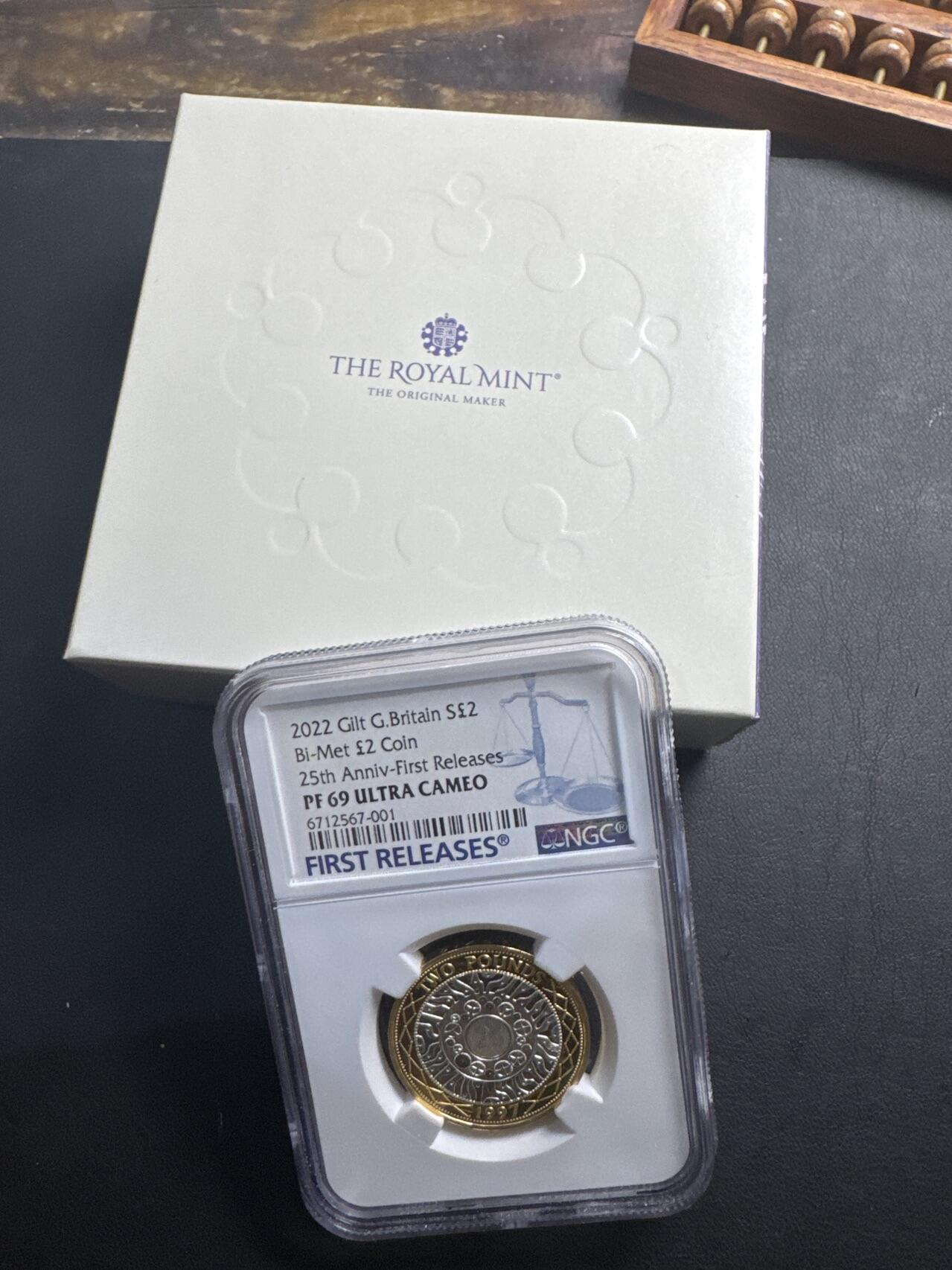 ❤️【币观天下】❤️ 第336期钱币拍卖- 2025.12.26周五晚上6点半场-长期征集拍品 英国2022年2镑发行25周年精制双金属纪念银币 NGC PF69