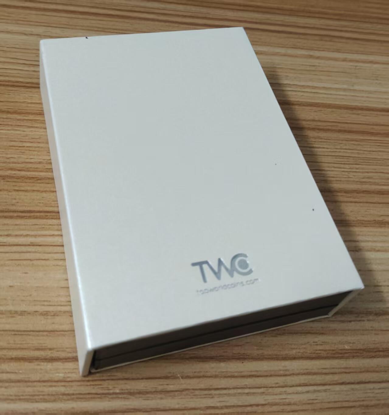 ❤️【币观天下】❤️ 第336期钱币拍卖- 2025.12.26周五晚上6点半场-长期征集拍品 加纳2024年，石刻纪念碑系列-美国总统山-拉什莫尔山. 2盎司,超高浮雕,仿古,纪念银币. 盒证全. 新热门系列. 实物更质感漂亮. 国外售价295美元