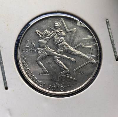 外国优质老铜币高银银币，周六九点倒数截拍，满百包邮，持续收拍 - 加拿大双人花样滑冰冬奥会纪念币。背面刻画双人花样滑冰优雅姿态，嵌入枫叶轮廓（加拿大象征）；正面女王像旁，因纽石刻（原住民符号）与奥运五环呼应，凝萃王室、文化、体育三重脉络。