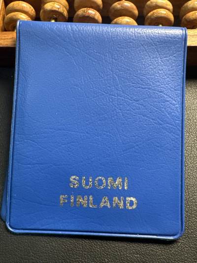 ❤️【币观天下】❤️ 第336期钱币拍卖- 2025.12.26周五晚上6点半场-长期征集拍品 - 稀少 芬兰早期原包装带证书1977年芬兰独立60周年纪念银币21.78克