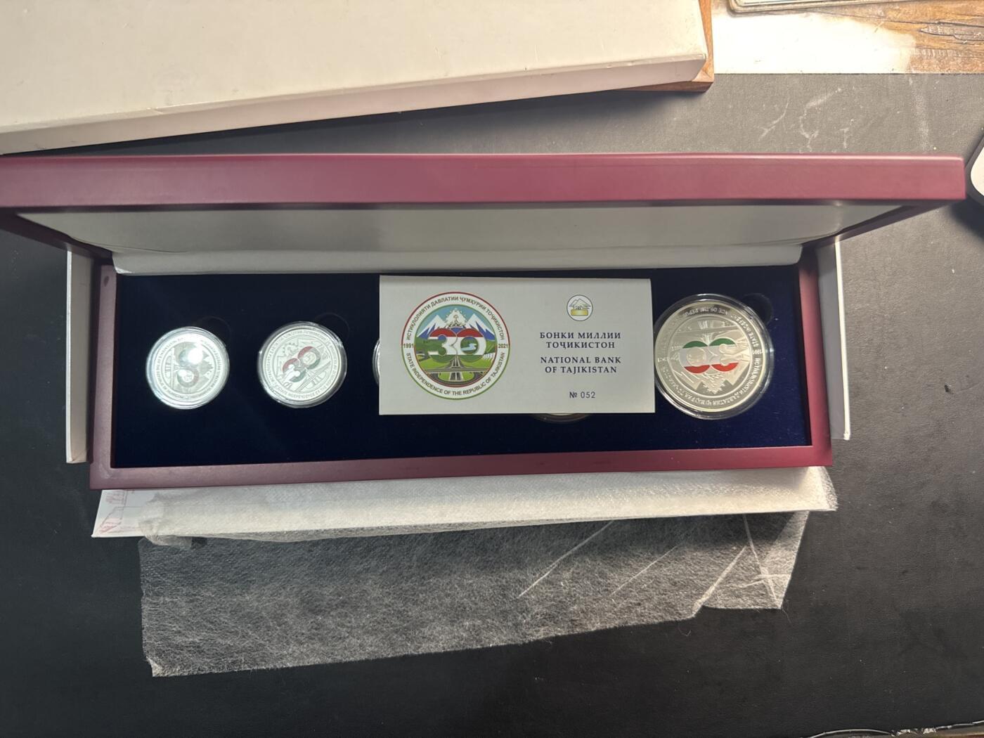 ❤️【币观天下】❤️ 第336期钱币拍卖- 2025.12.26周五晚上6点半场-长期征集拍品 塔吉克斯坦2021年独立30周年5枚精制纪念银币套装合计150G发行量只有100套