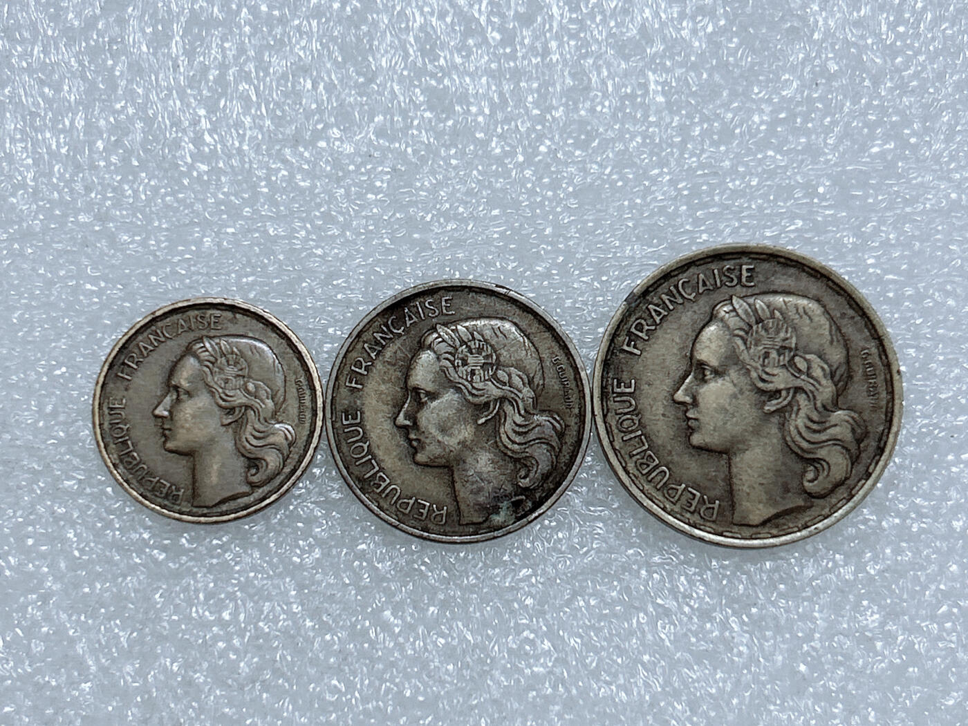 第一海外回流一元起拍收藏 散集专场  第282期 法国1951年高卢鸡2硬币3枚套