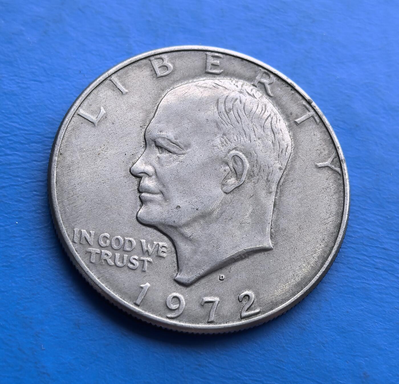 外国优质老铜币高银银币，周六九点倒数截拍，满百包邮，持续收拍 美国艾森豪威尔1972 年一元，纪念总统兼二战统帅。正面领袖侧像，背面鹰踞月球（呼应阿波罗登月），串联军事、太空史诗。冷战背景下的货币符号，流通好品稀缺。