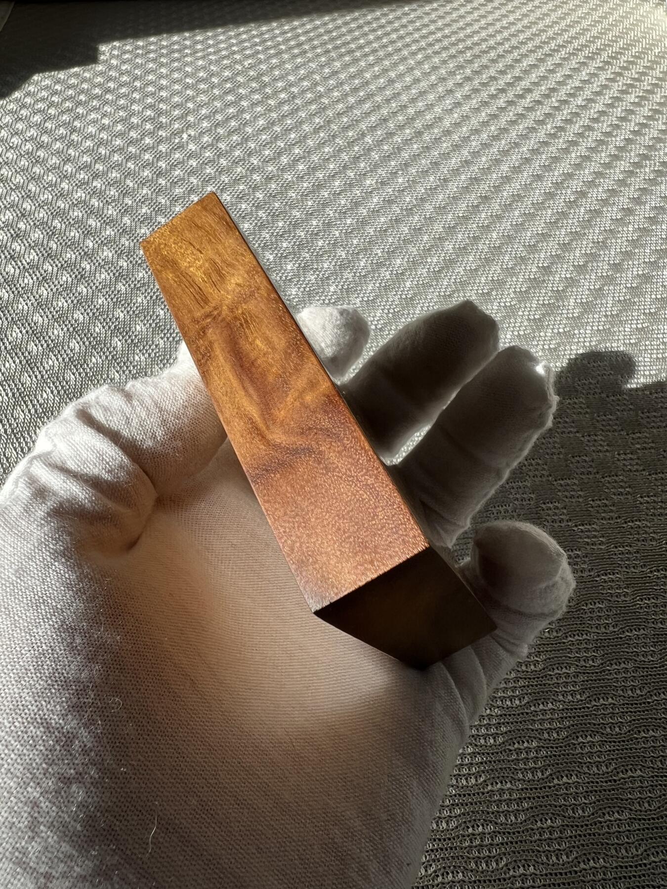 零元拍：B05金丝楠牌子，香喷喷的小金砖，金光闪闪，80/56.9/18MM