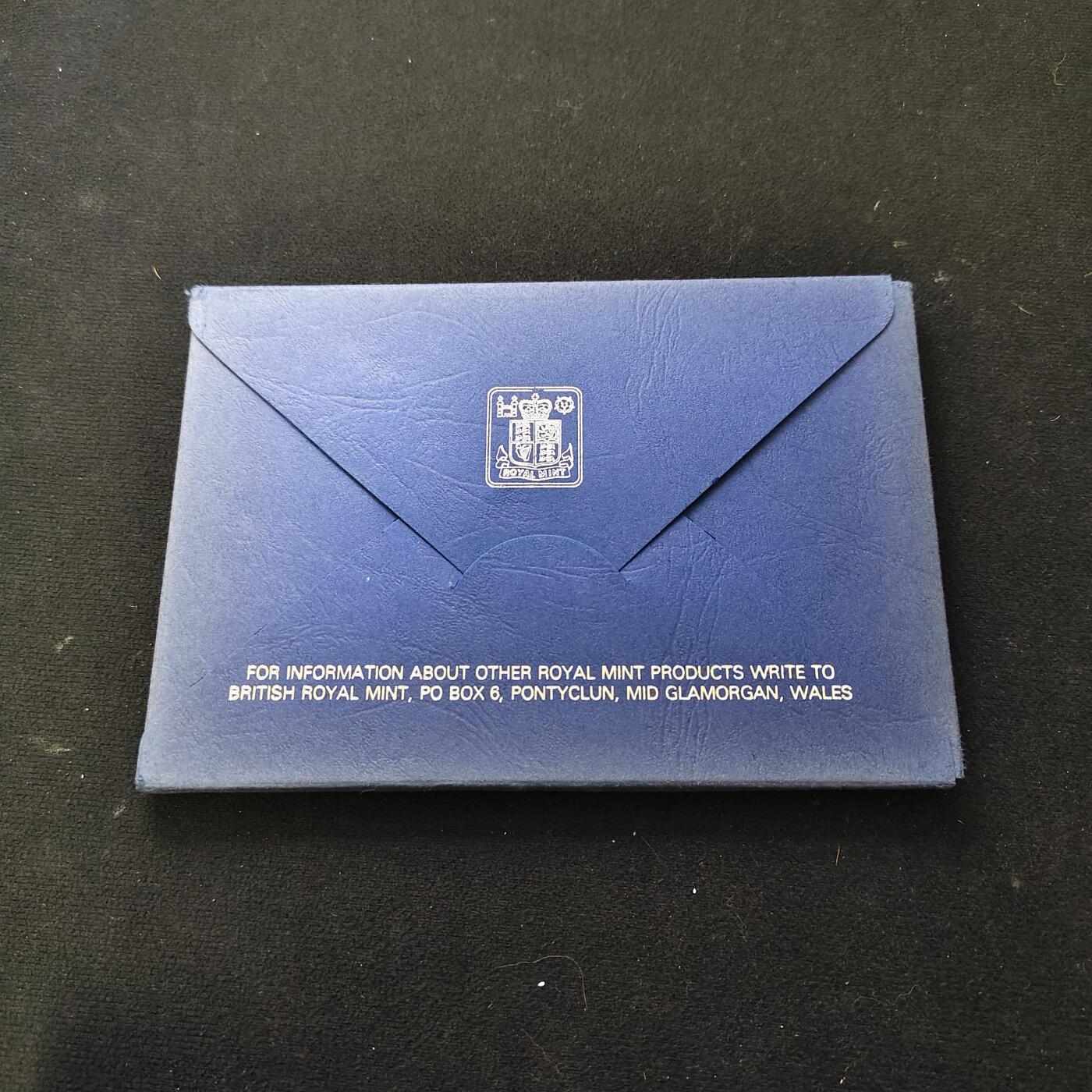 【全场包邮】纯粹捡漏拍489场（免费代拍第26场） 莱索托1979年官方发行皇家厂经典信封装精制套币-PS10