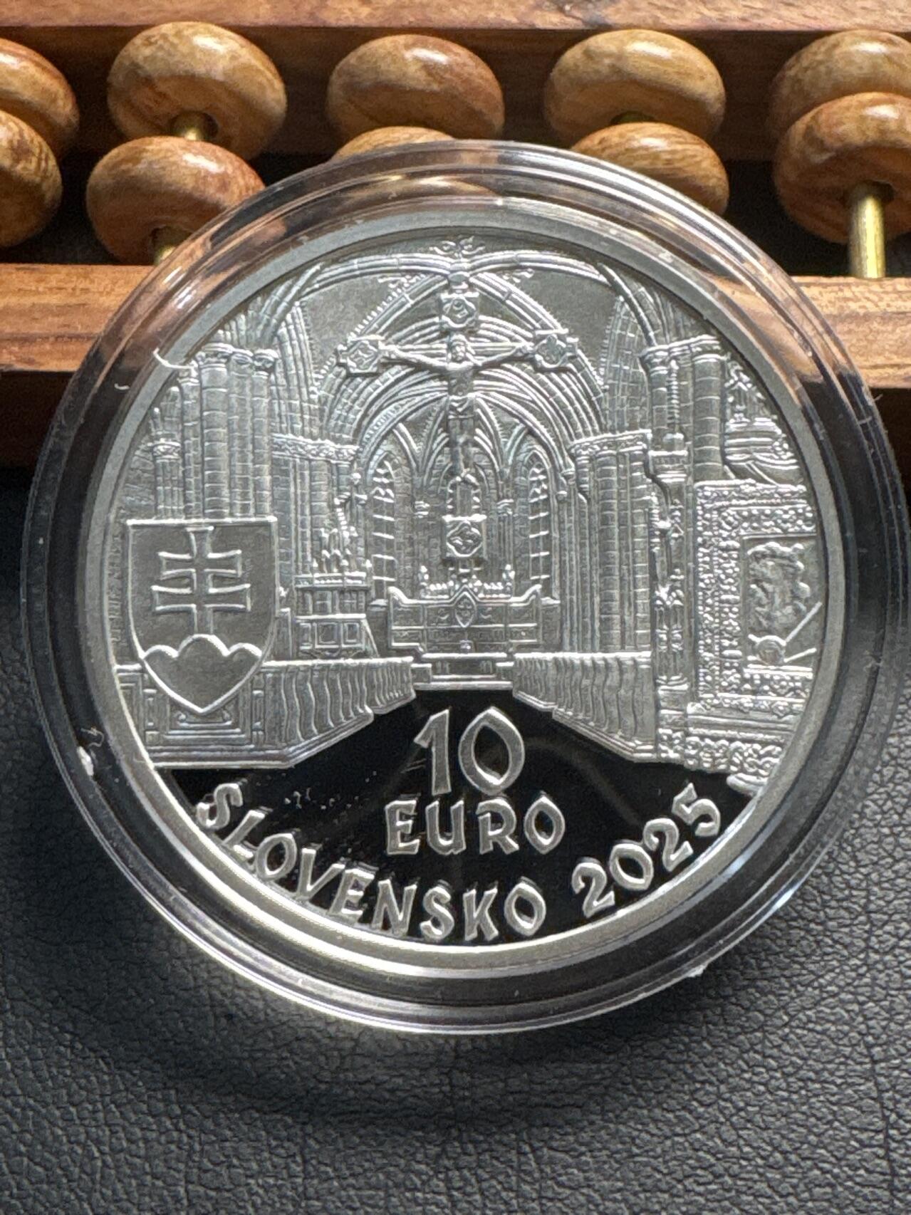 ❤️【币观天下】❤️ 第336期钱币拍卖- 2025.12.26周五晚上6点半场-长期征集拍品 斯洛伐克2025年本笃会修道院成立950周年精制纪念银币