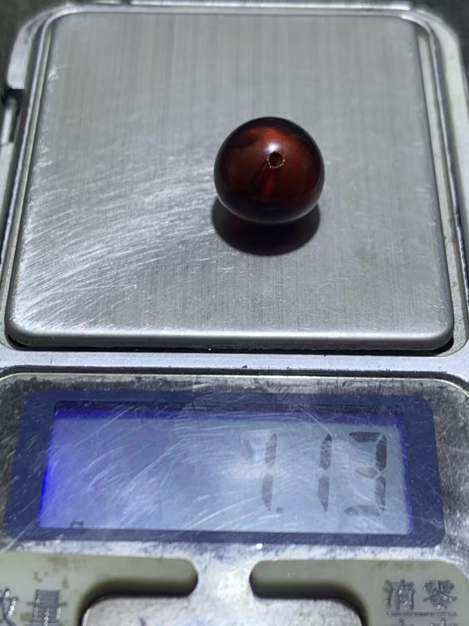 天然乌克兰血珀通货圆珠一颗，