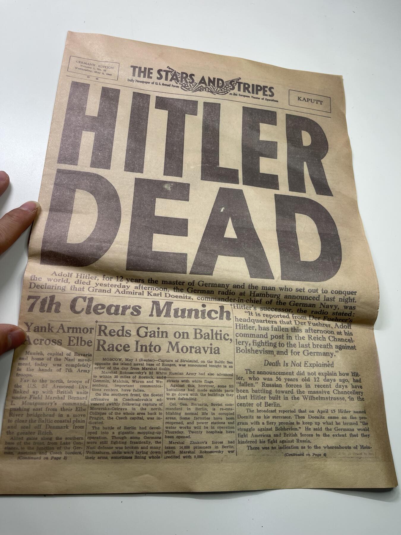 新时代收藏徽章红藏拍卖(第二十九场)  徽章纸品证书杂项 1945年 希特勒死了报纸 现在博物馆复制纪念品