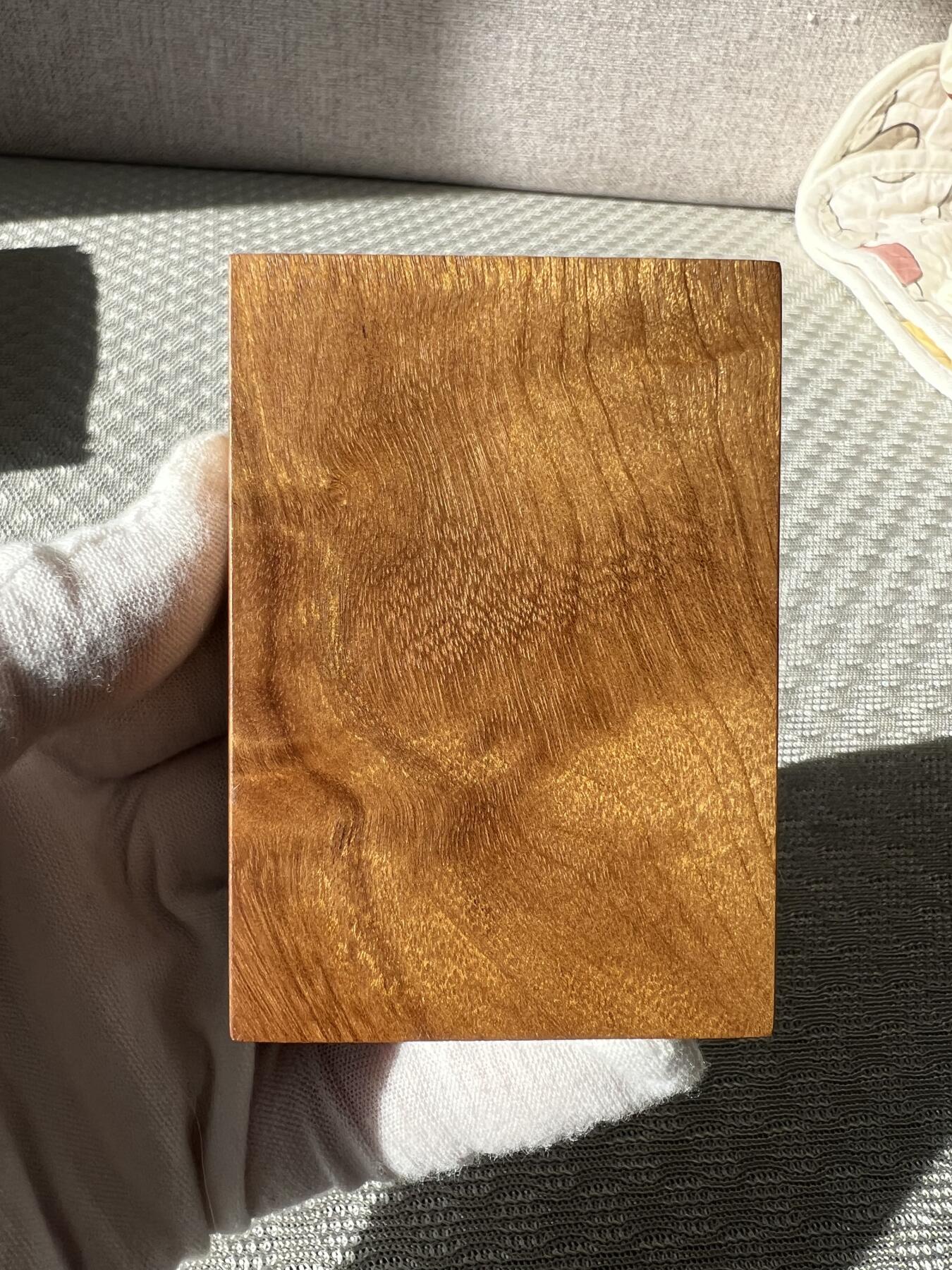 零元拍：B05金丝楠牌子，香喷喷的小金砖，金光闪闪，80/56.9/18MM