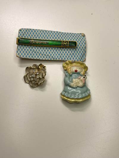 新时代收藏徽章红藏拍卖(第二十九场)  徽章纸品证书杂项 - 杂物一组 领带夹胸针