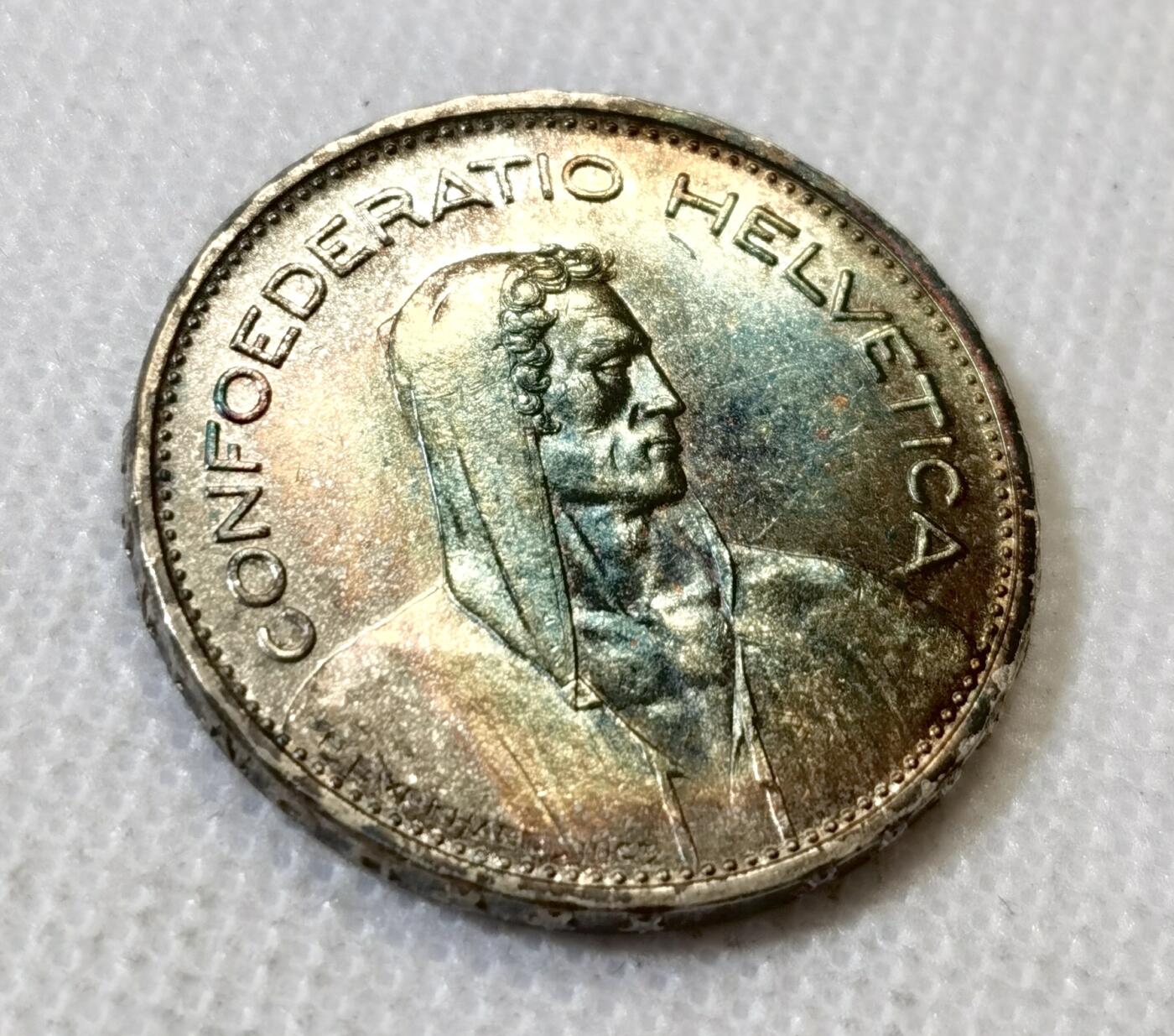 甄臻铺-世界币章拍卖（第45期）精品场拍品征集中，送拍享返佣金等优惠多多 瑞士 1932年 威廉泰尔 5法郎 银币 UNC五彩转光，细节见图