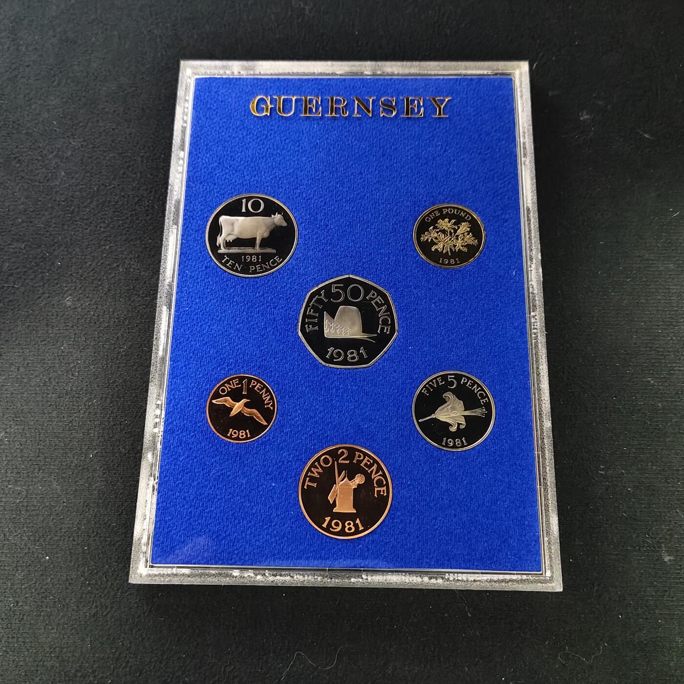 【全场包邮】纯粹捡漏拍489场（免费代拍第26场） 根西1981年官方发行皇家厂经典信封装精制套币-含根西百合1镑精制币-盒证全-PS9