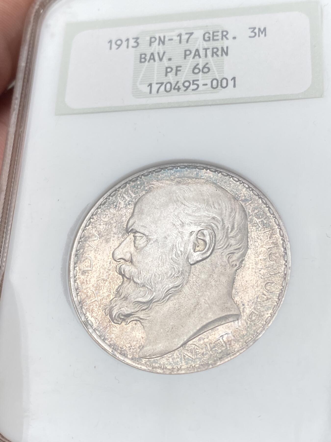 万国钱币拍卖第058期（万国新年大拍） NGC PF66 1913巴伐利亚路德维希三世3马克银样币 卡尔哥茨作品 罕见银质版 镜面喷砂天鹅绒彩 NGC老白盒状态舒适 一步到位的GEM品相