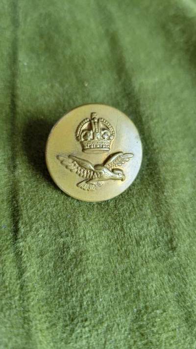 嘉宝良覃世界勋赏第20期拍卖 英国空军扣子