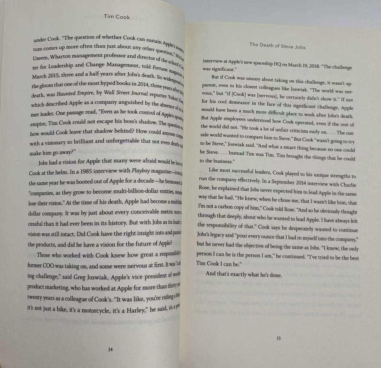 零元拍：现任苹果公司CEO蒂姆·库克亲笔签名《蒂姆 库克传》英文原版书。