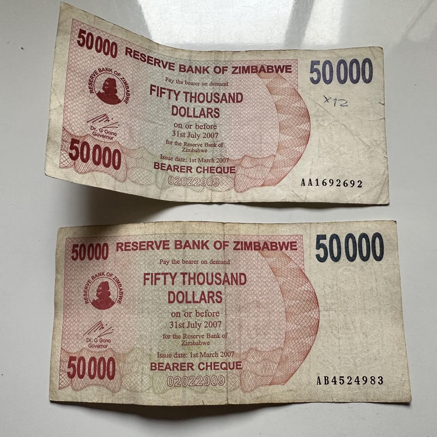 🌹外币初藏🌹🐯2025年第145场  每周二四六晚8️⃣点 接代拍 津巴布韦2007版50000元2张 —1