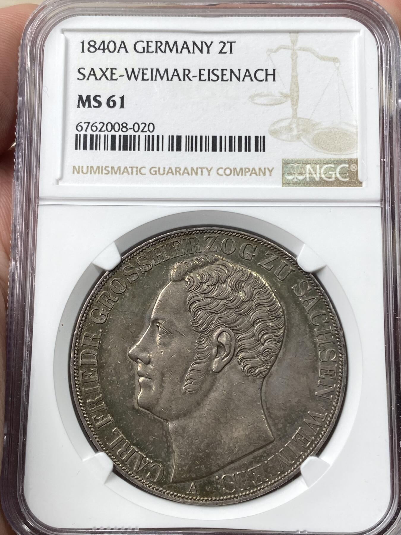 万国钱币拍卖第058期（万国新年大拍） NGC MS61 1840年德国萨克森-魏玛-爱森纳赫流通纹章2泰勒 首年发行1.9万枚的小邦名誉品种 好品极难 原味孔雀绿油彩包浆浮雕质感 