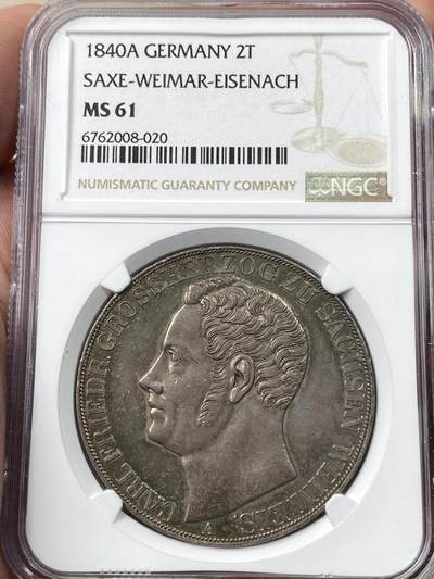 万国钱币拍卖第058期（万国新年大拍） - NGC MS61 1840年德国萨克森-魏玛-爱森纳赫流通纹章2泰勒 首年发行1.9万枚的小邦名誉品种 好品极难 原味孔雀绿油彩包浆浮雕质感 