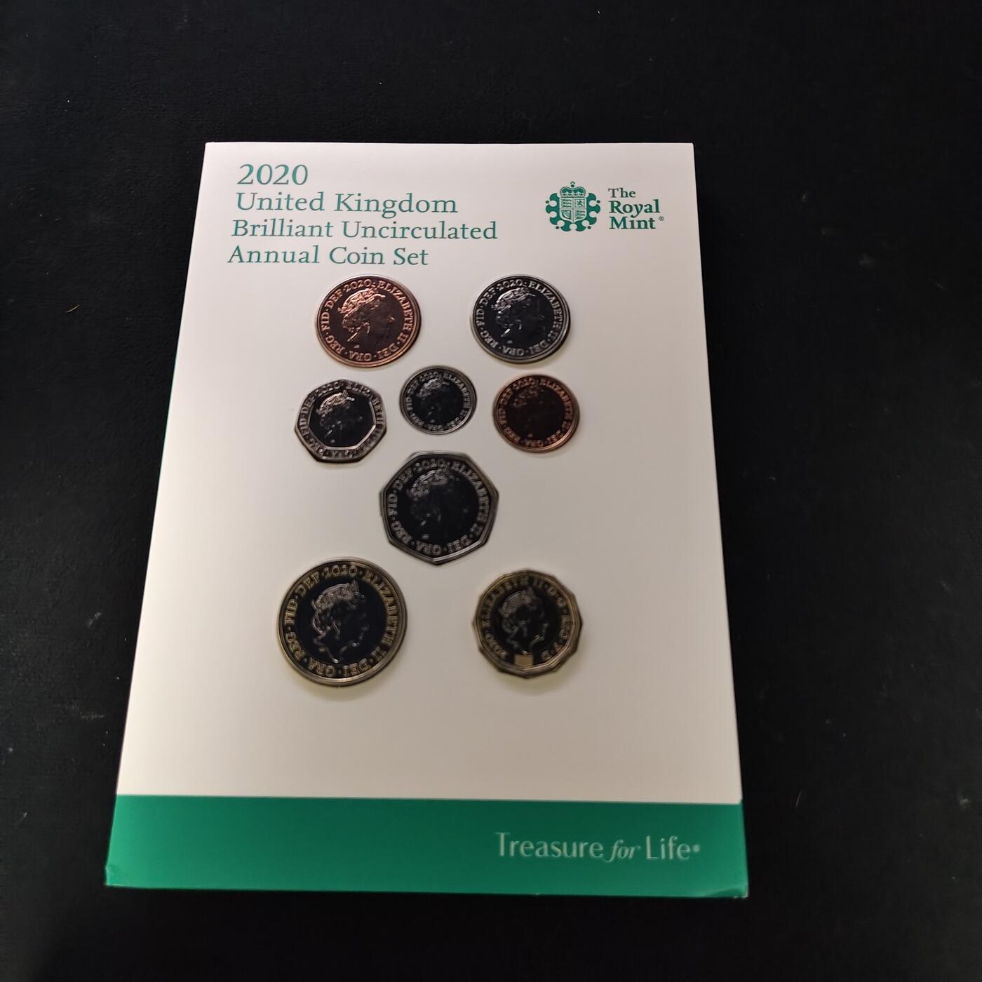 【全场包邮】纯粹捡漏拍489场（免费代拍第26场） 英国2020年官方封装套币-含盾徽版套币+5镑乔治三世逝世200周年+2镑欧洲胜利日75周年+2镑阿加莎·克里斯蒂女士第一部小说100周年+2镑五月花号400周年+50便士东京奥运会英国代表队5枚纪念币