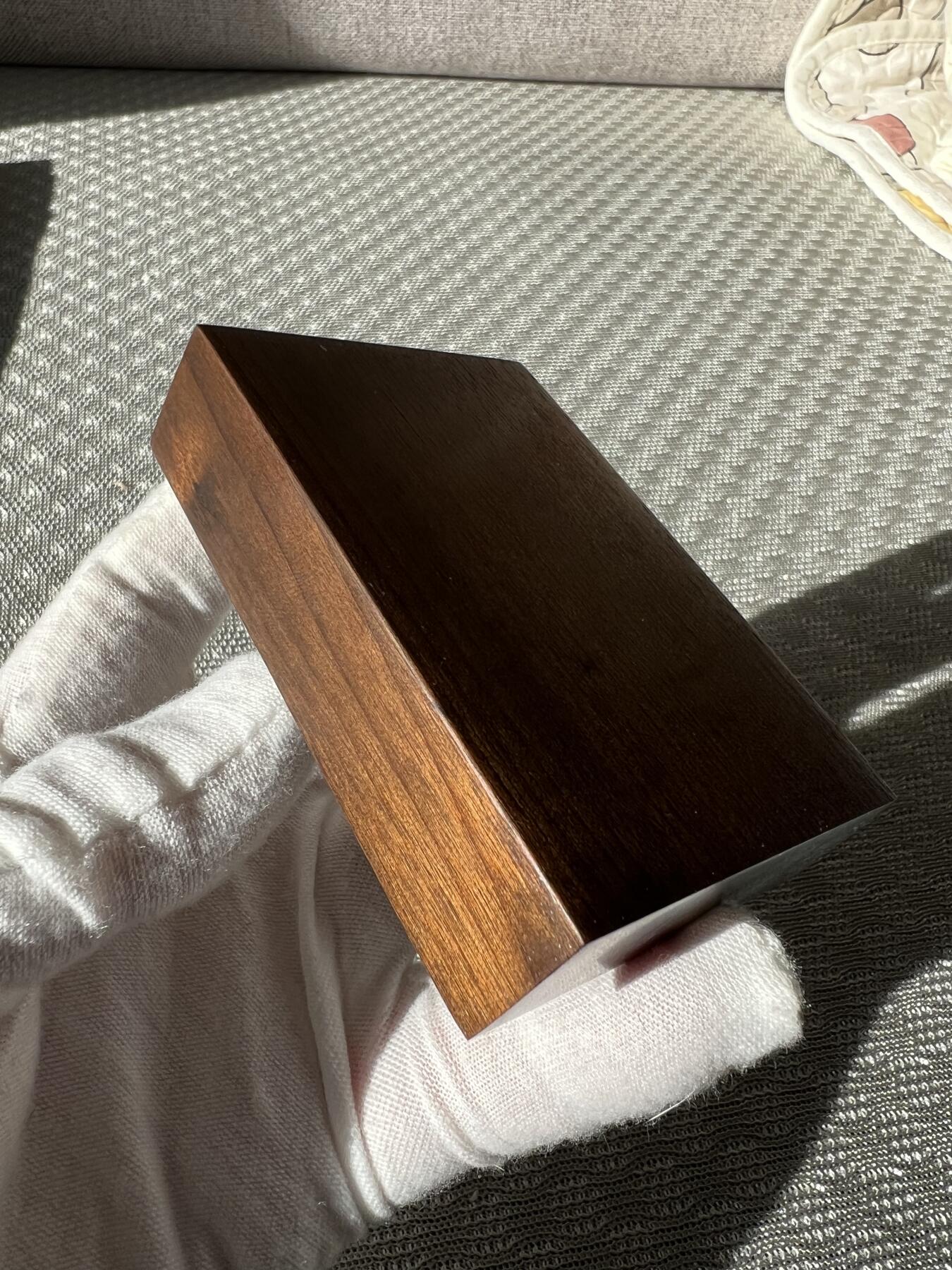 零元拍：B04金丝楠牌子，香喷喷的小金砖，金光闪闪，80/57/20MM