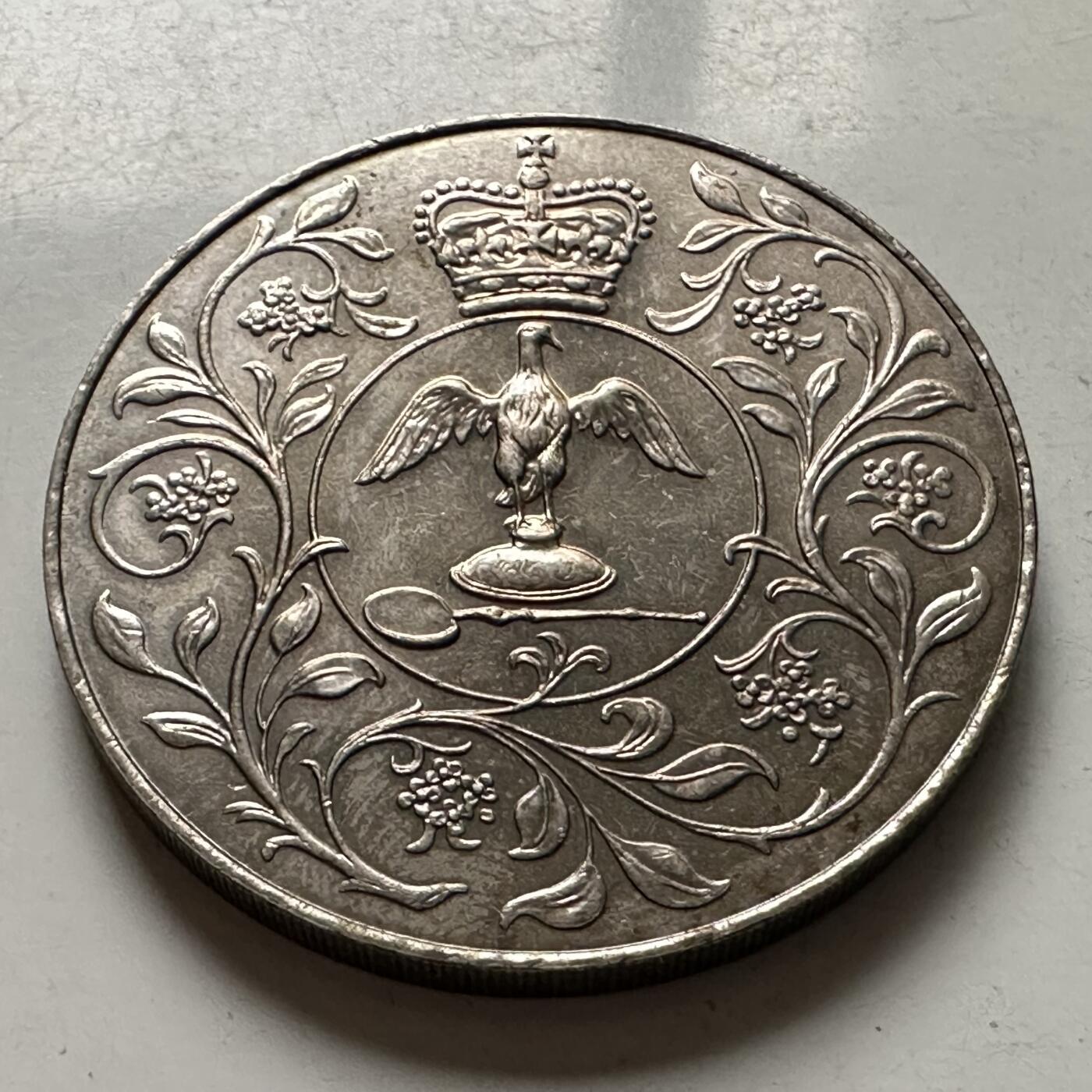 🌹外币初藏🌹🐯2025年第145场  每周二四六晚8️⃣点 接代拍 英国1977年克朗型纪念币